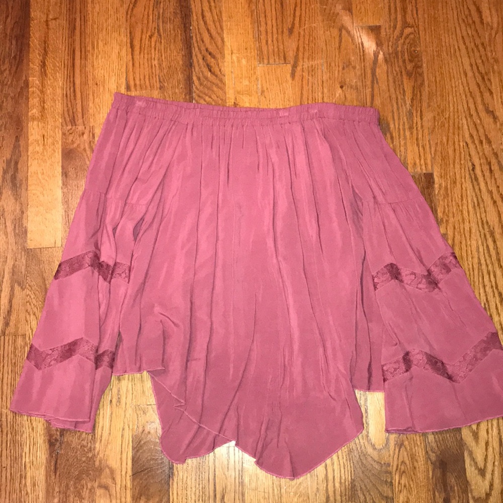 STRAPLESS SHIRT W LACE DETAILS